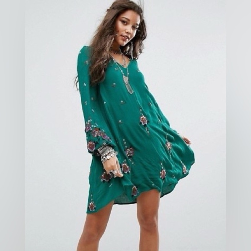 🦚 Free People • “Oxford Embroidered Mini” Dress